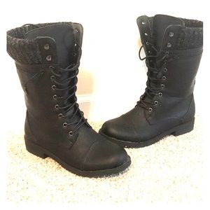 Combat style boots